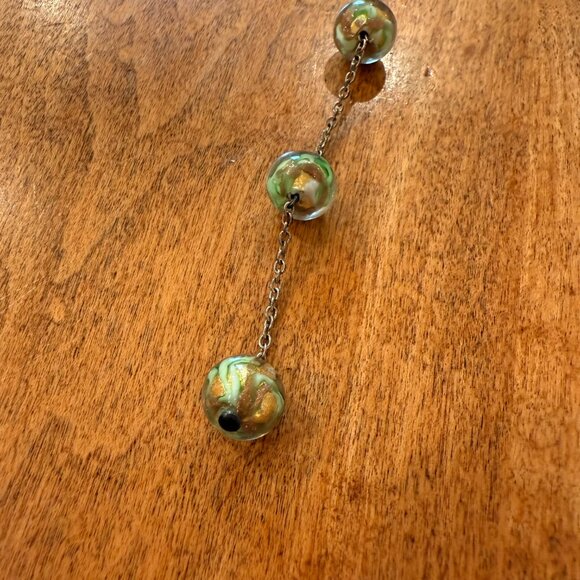 Silver Y-chain with green-and-gold marbled shimmery blown glass beads - Picture 6 of 9